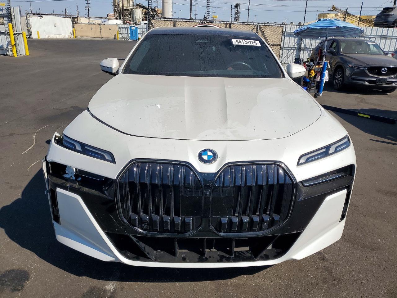 2025 BMW 740 I - zdjęcie 5