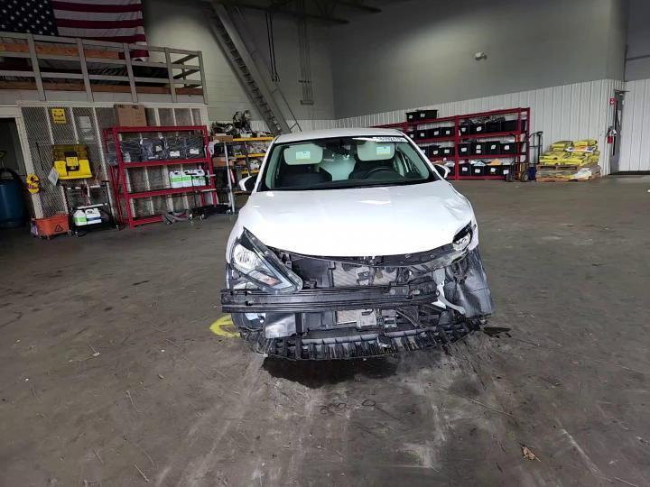 2019 Nissan Sentra S - zdjęcie 14