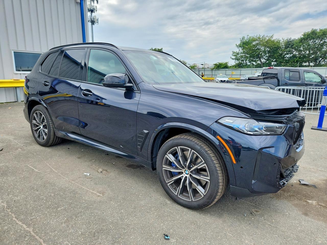2026 BMW X5 M60I - zdjęcie 4