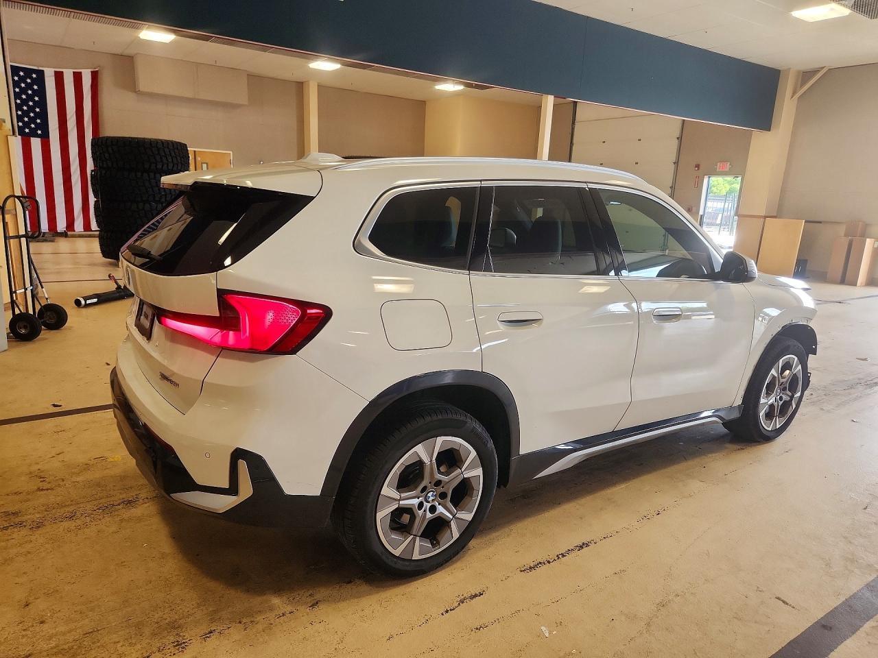 2023 BMW X1 xDrive28I - zdjęcie 3