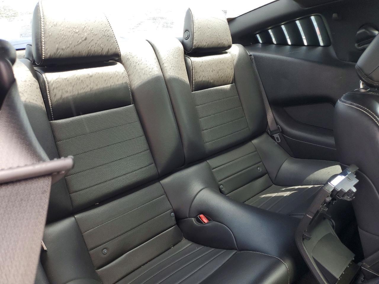 2013 Ford Mustang - zdjęcie 10