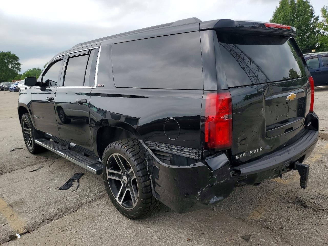 2016 Chevrolet Suburban K1500 Lt - zdjęcie 2