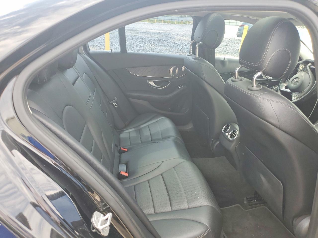 2015 Mercedes-Benz C 300 4Matic - zdjęcie 10