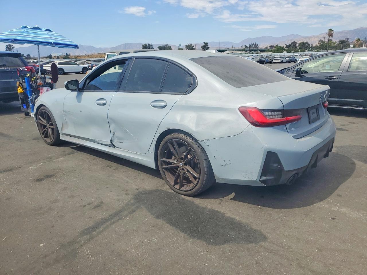2024 BMW 330I - zdjęcie 2