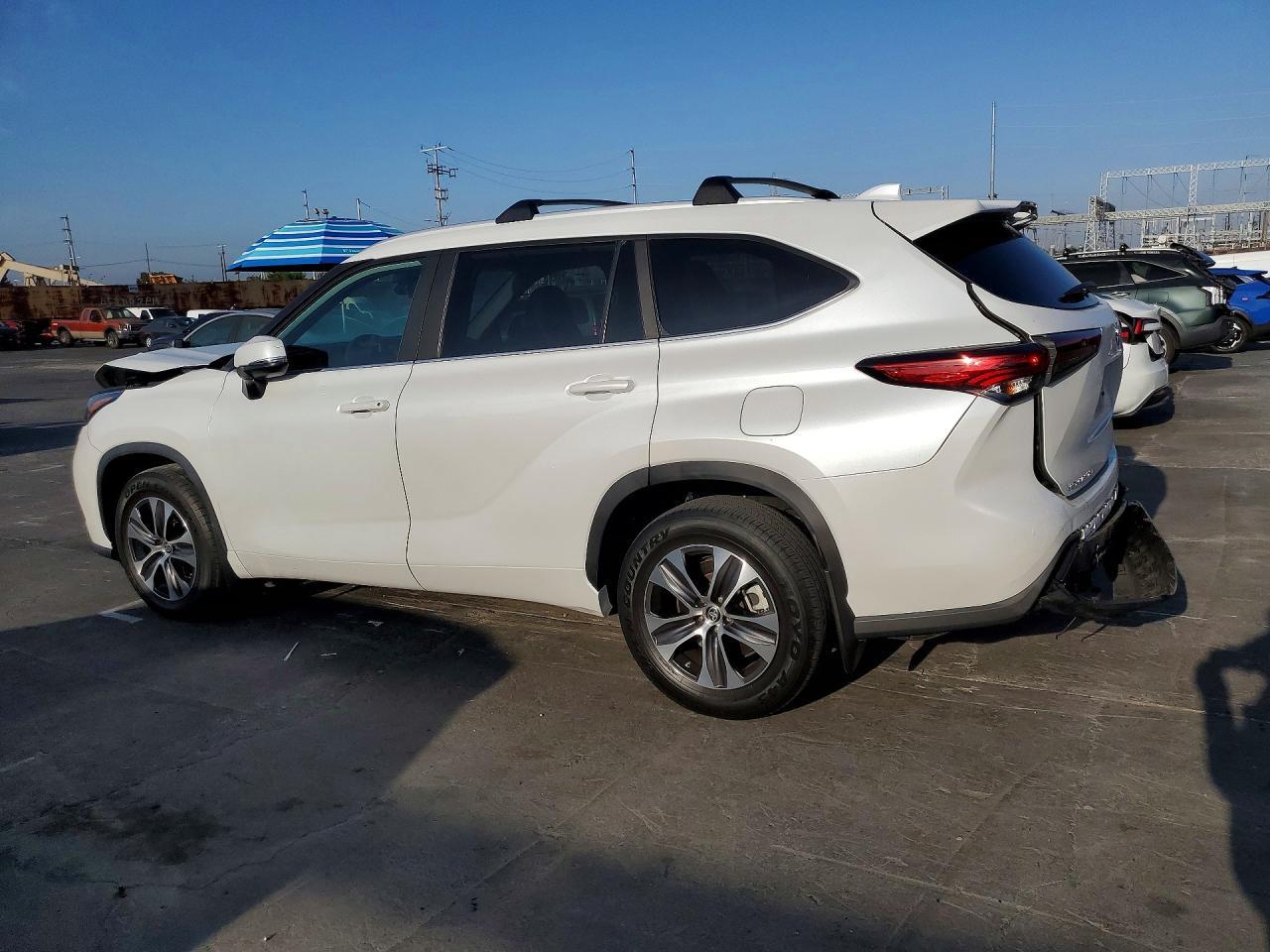 2023 Toyota Highlander Xle - zdjęcie 2