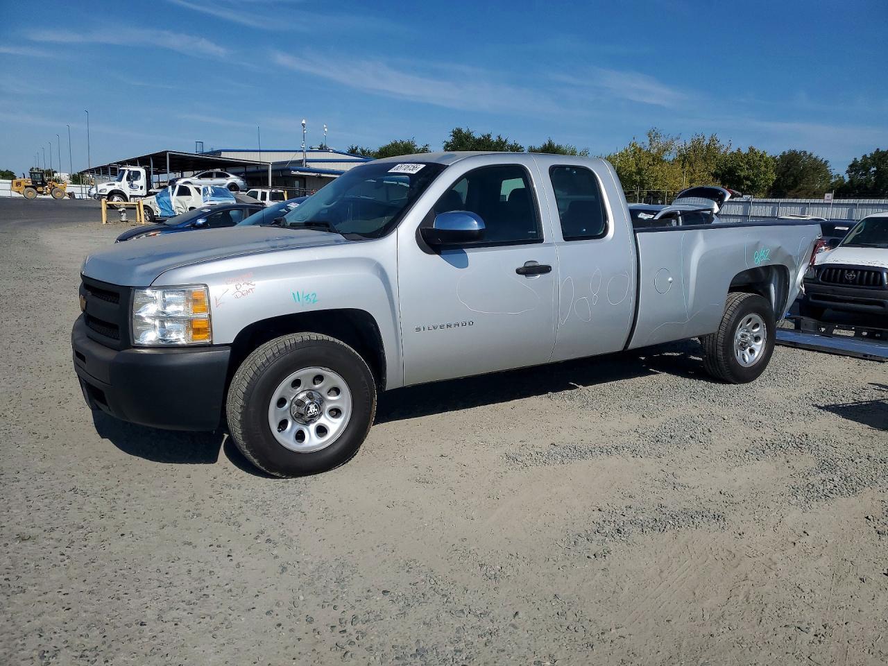 2013 Chevrolet Silverado C1500 - zdjęcie główne