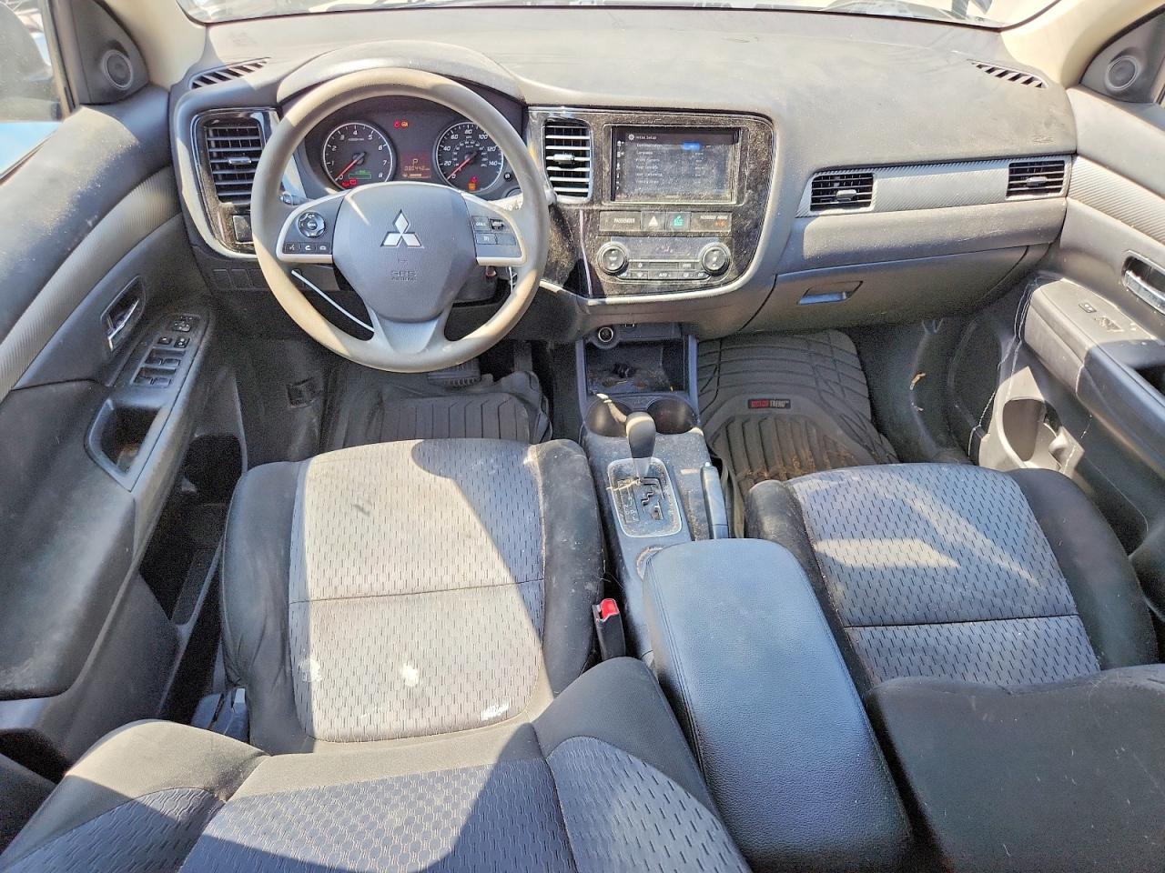2014 Mitsubishi Outlander Es - zdjęcie 8