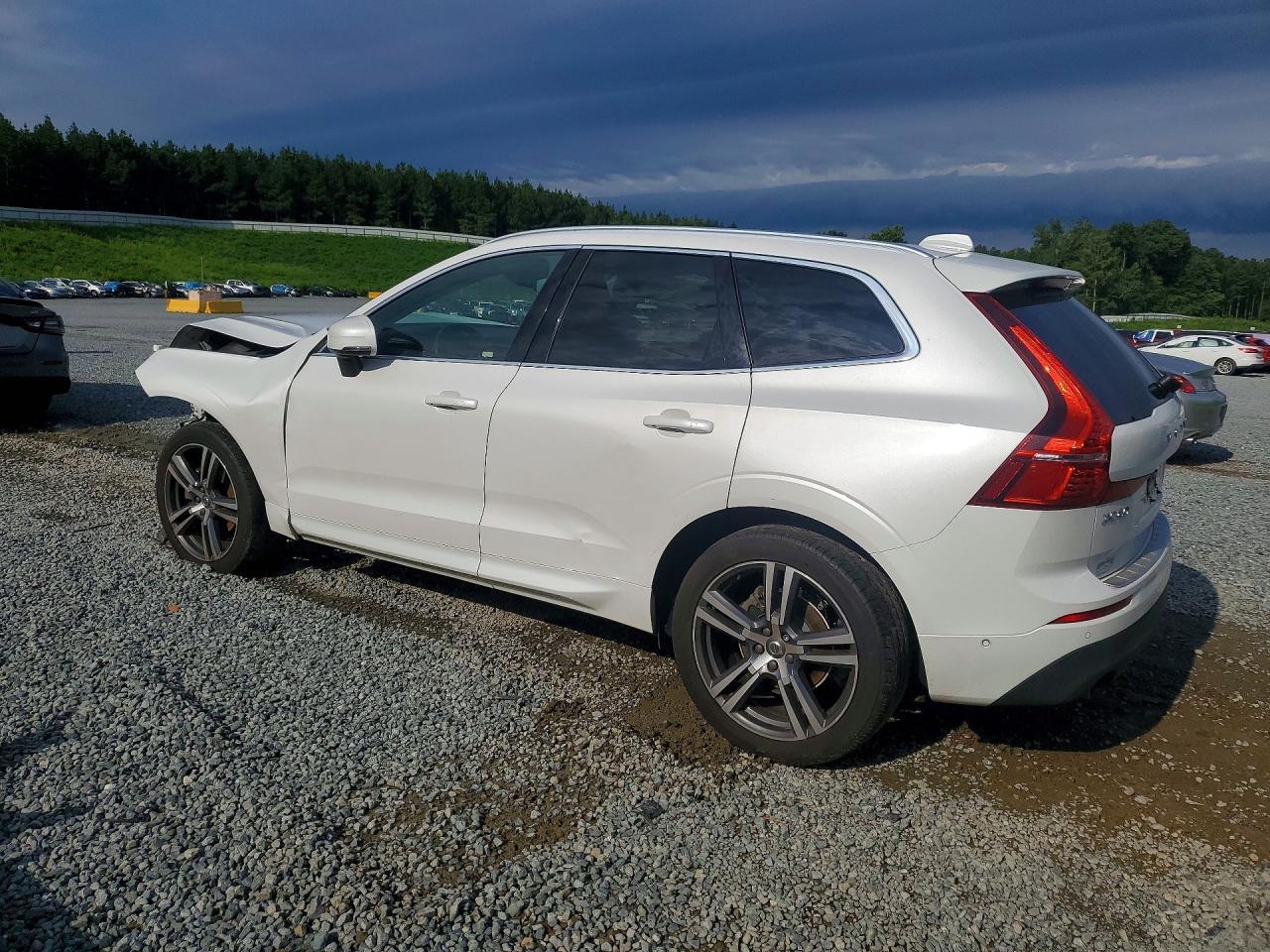 2019 Volvo Xc60 T5 Momentum - zdjęcie 2