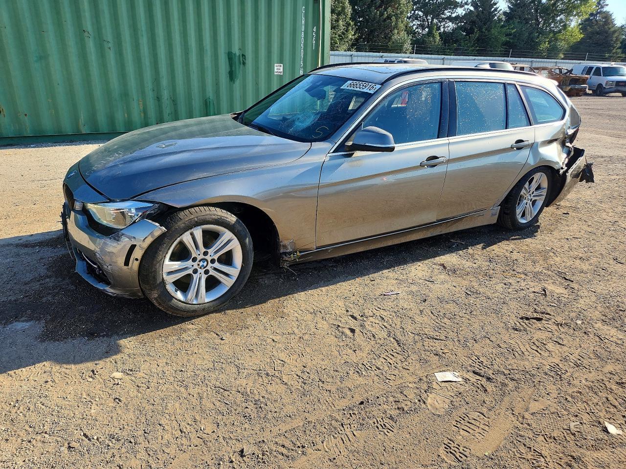2017 BMW Seria 3 330i - zdjęcie główne