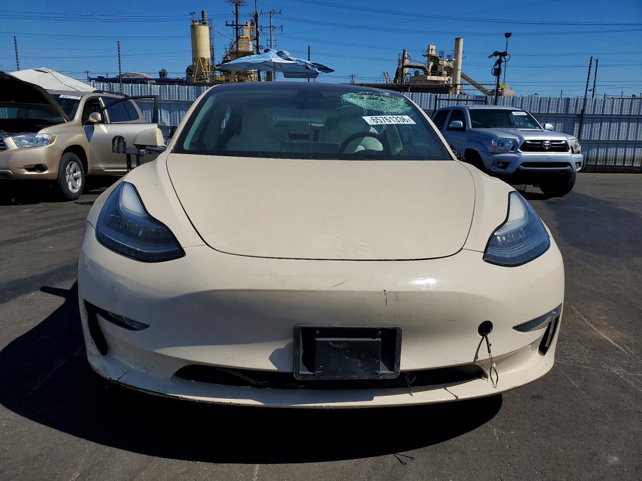 2019 Tesla Model 3 - zdjęcie 5