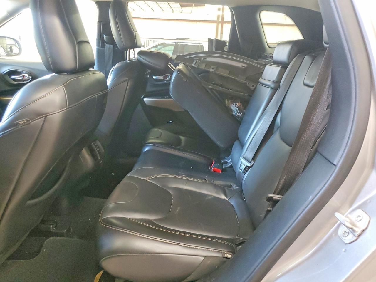 2018 Jeep Cherokee Limited - zdjęcie 11