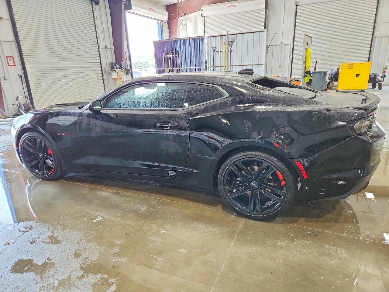 2021 Chevrolet Camaro Lt - zdjęcie 2