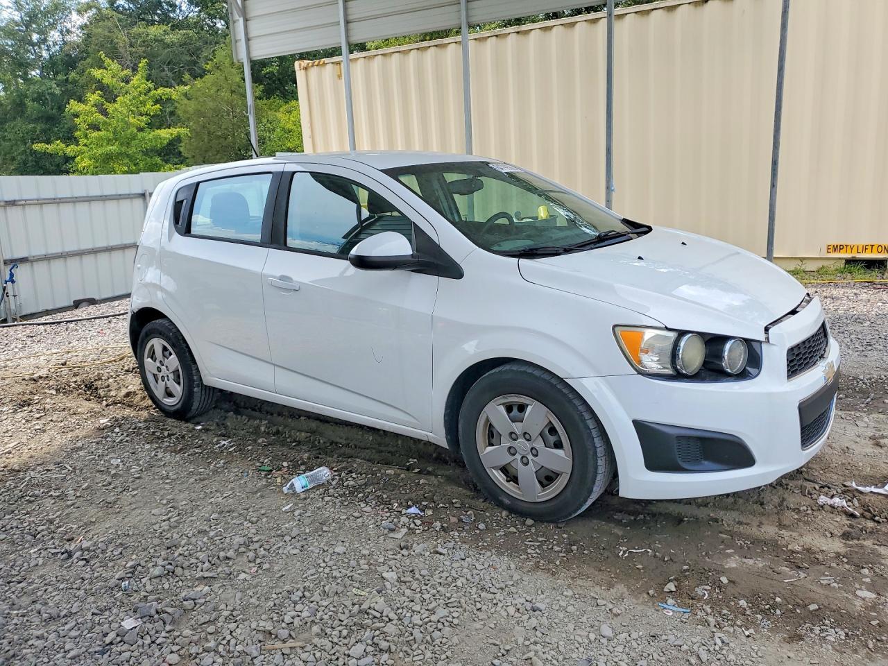 2015 Chevrolet Sonic Ls - zdjęcie 4