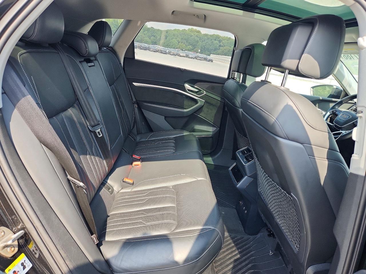 2021 Audi E-Tron Prestige - zdjęcie 11