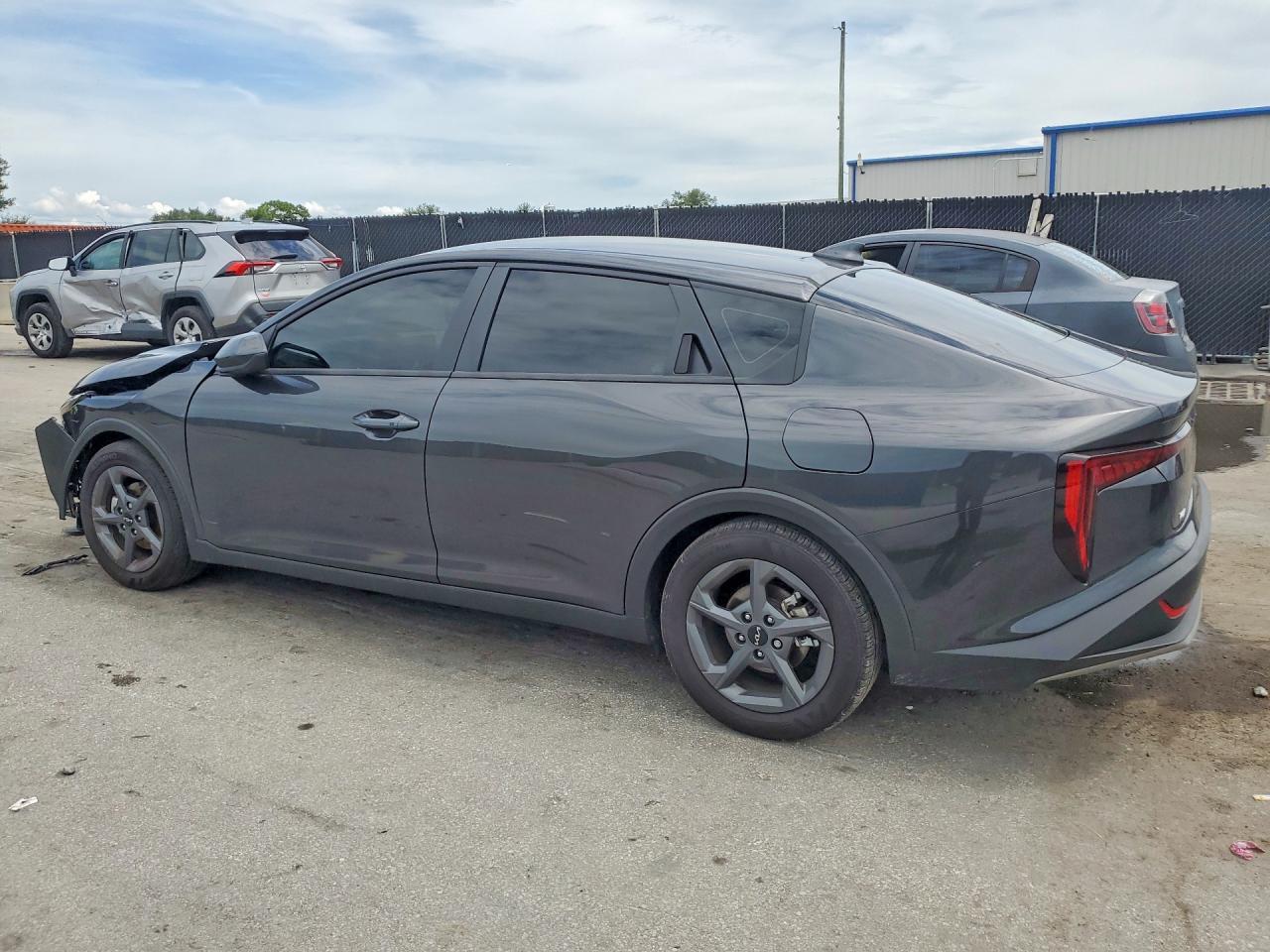 2025 Kia K4 Lxs - zdjęcie 2