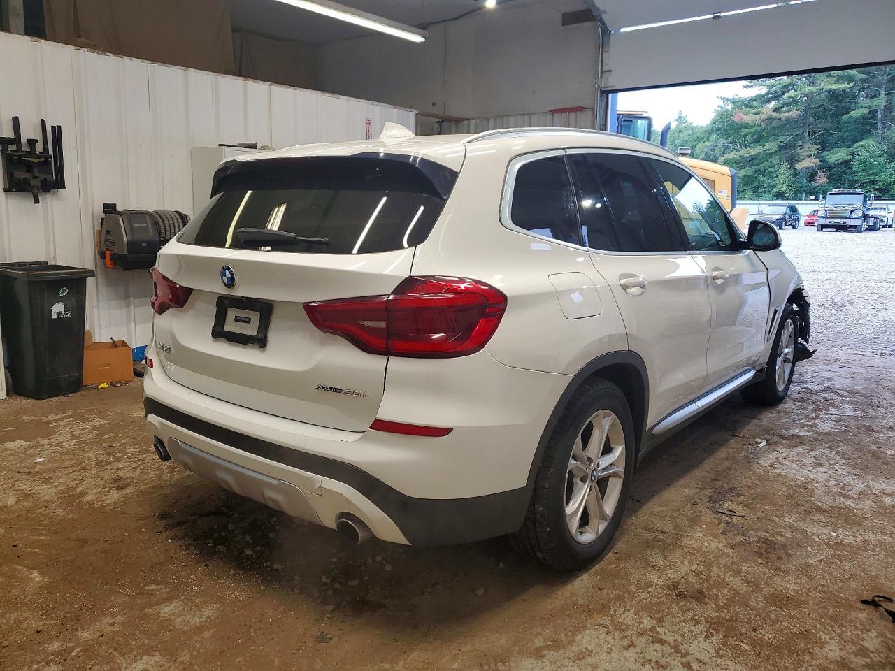 2021 BMW X3 xDrive30I - zdjęcie 3
