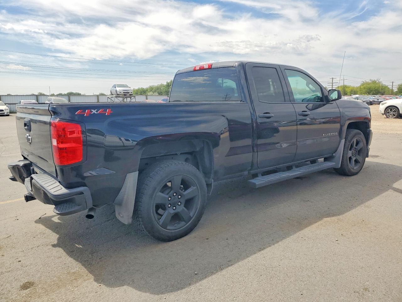 2018 Chevrolet Silverado K1500 - zdjęcie 3