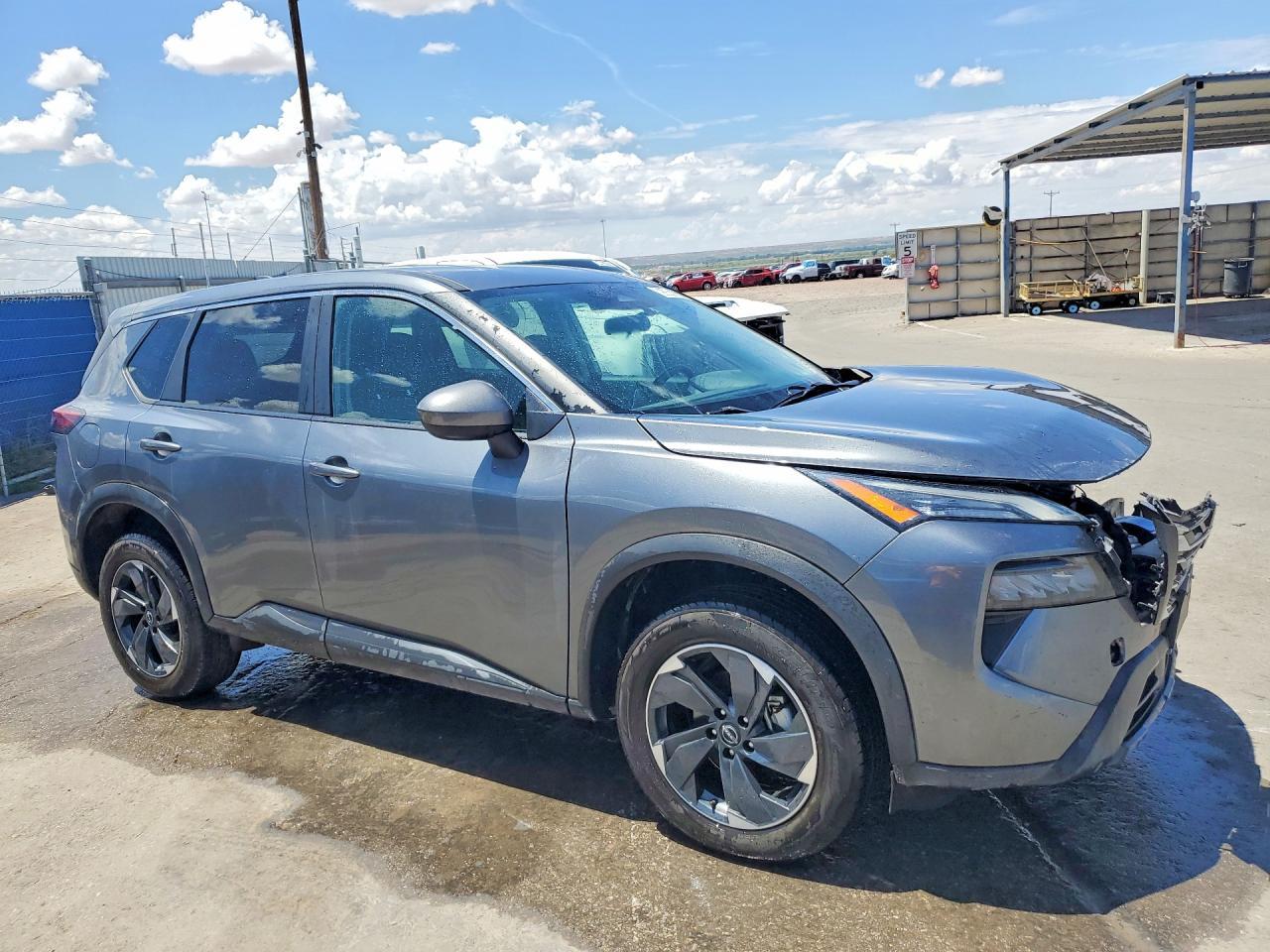 2024 Nissan Rogue Sv - zdjęcie 4