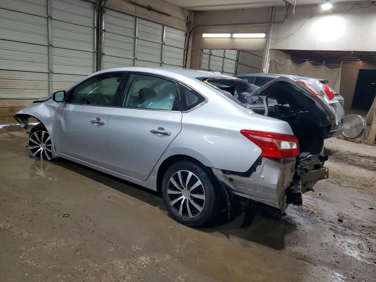 2017 Nissan Sentra Sv - zdjęcie 2