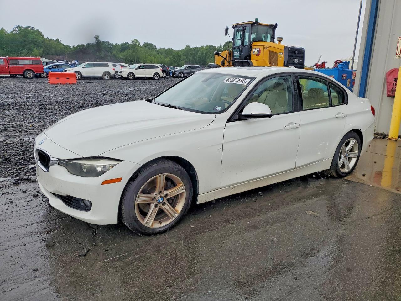 2013 BMW Seria 3 328i - zdjęcie główne