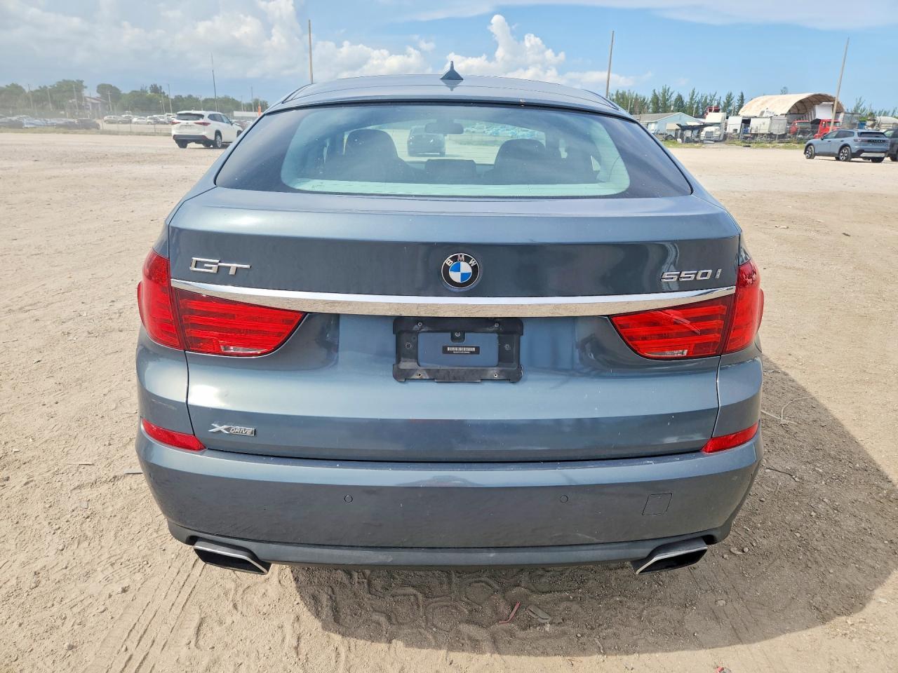 2013 BMW Seria 5 550i - zdjęcie 6