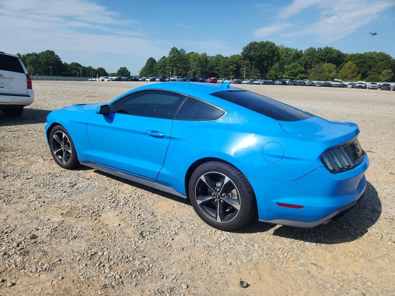 2022 Ford Mustang - zdjęcie 2
