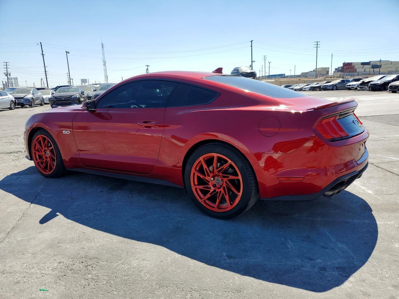 2020 Ford Mustang Gt - zdjęcie 2