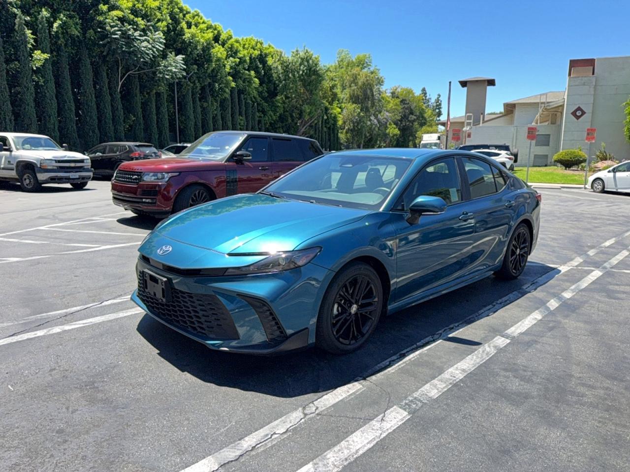 2026 Toyota Camry Se - zdjęcie 2