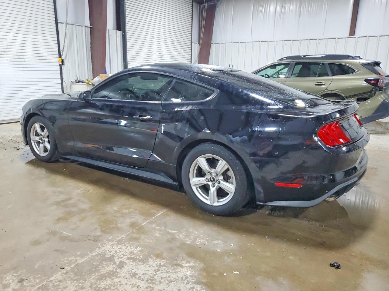 2018 Ford Mustang - zdjęcie 2