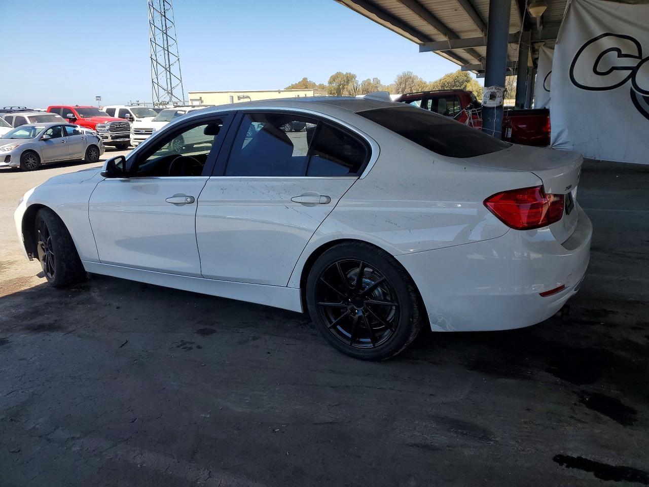 2013 BMW Seria 3 328i - zdjęcie 2