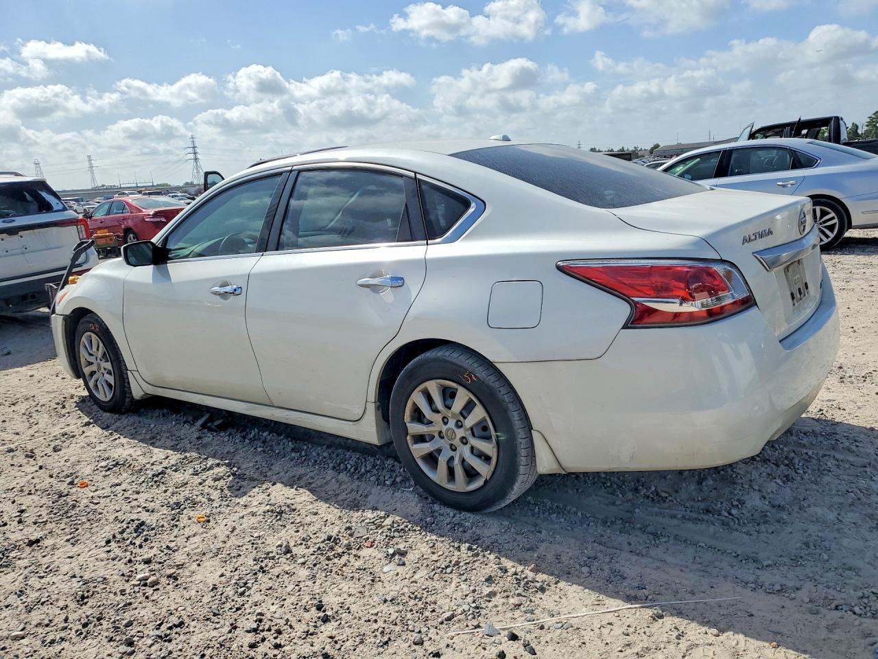 2014 Nissan Altima 2.5 S - zdjęcie 2