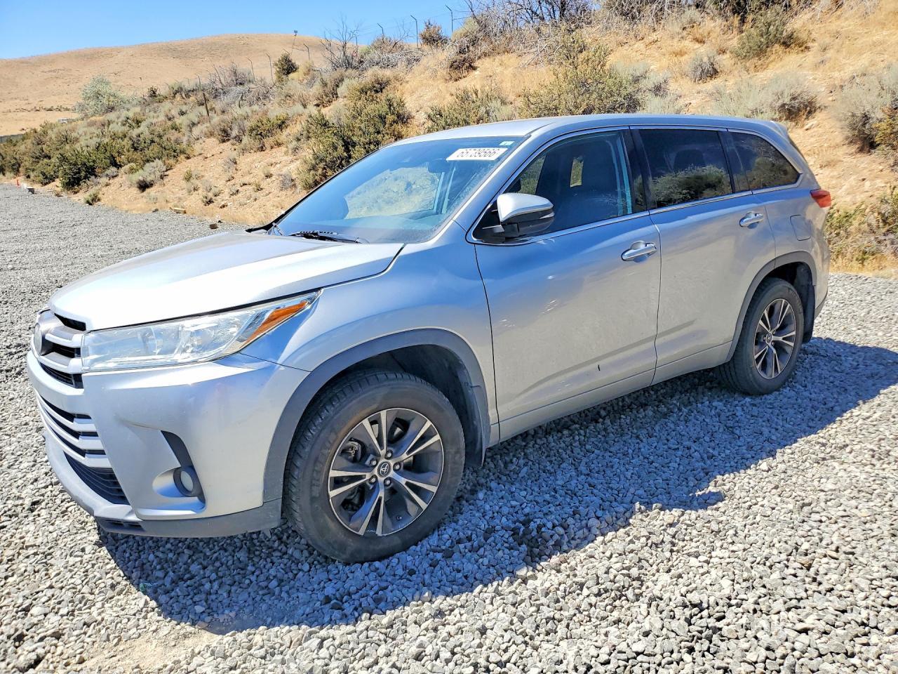 2018 Toyota Highlander Le Plus - zdjęcie główne