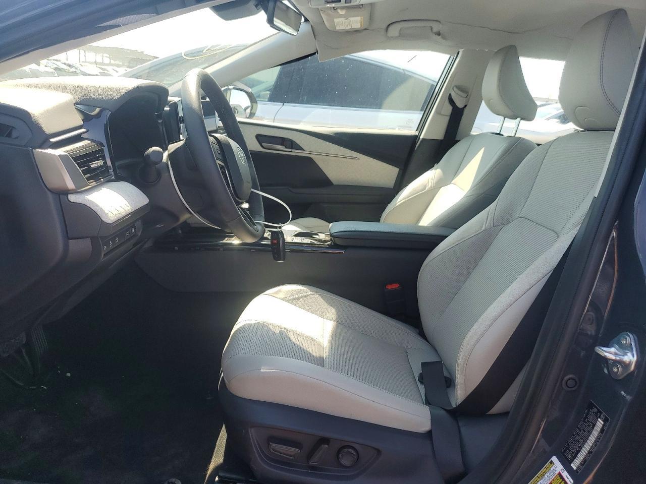 2026 Toyota Camry Xle - zdjęcie 7