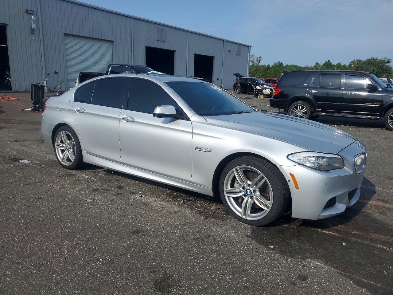 2013 BMW 550 I - zdjęcie 4