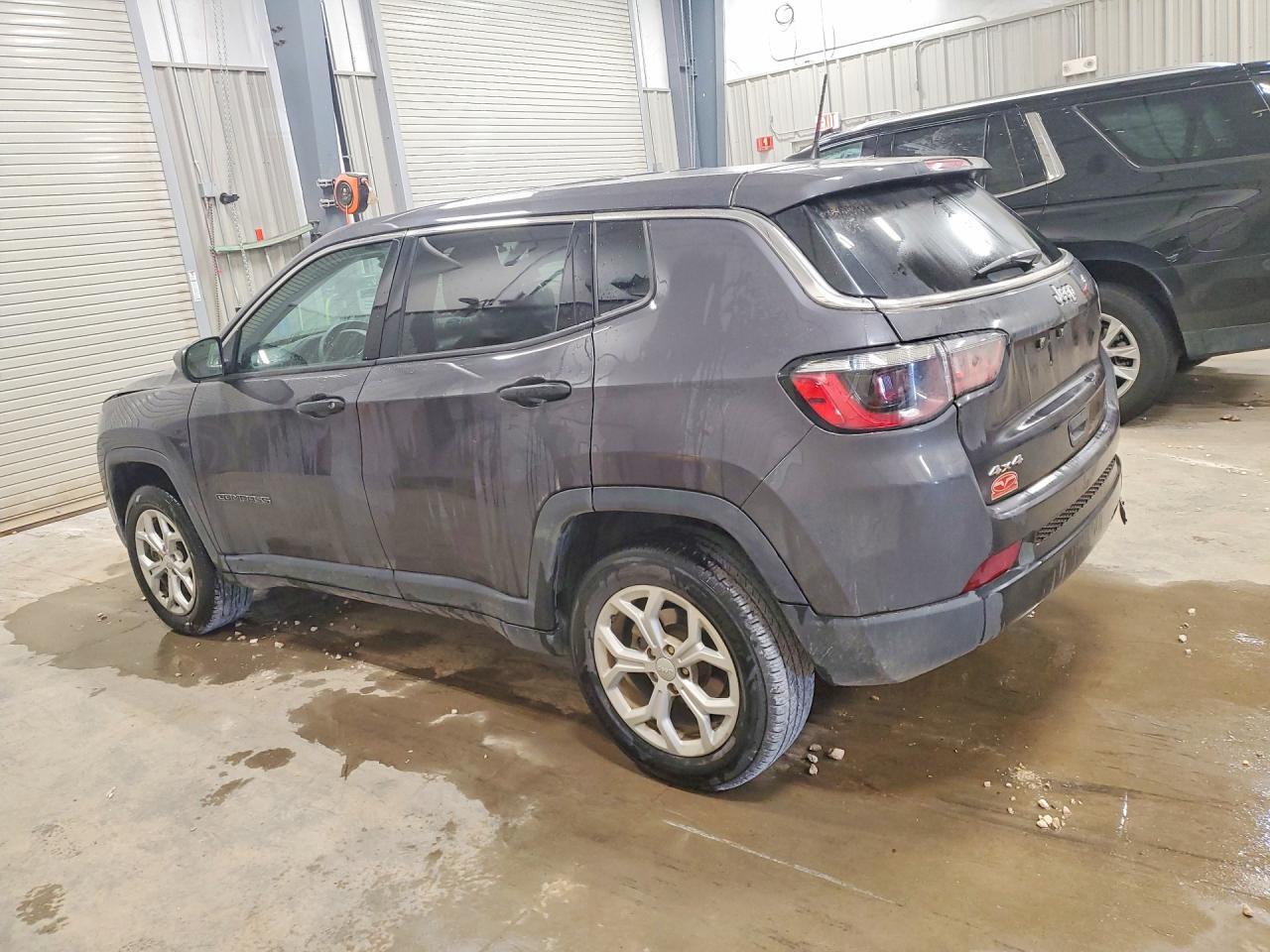 2024 Jeep Compass Sport - zdjęcie 2