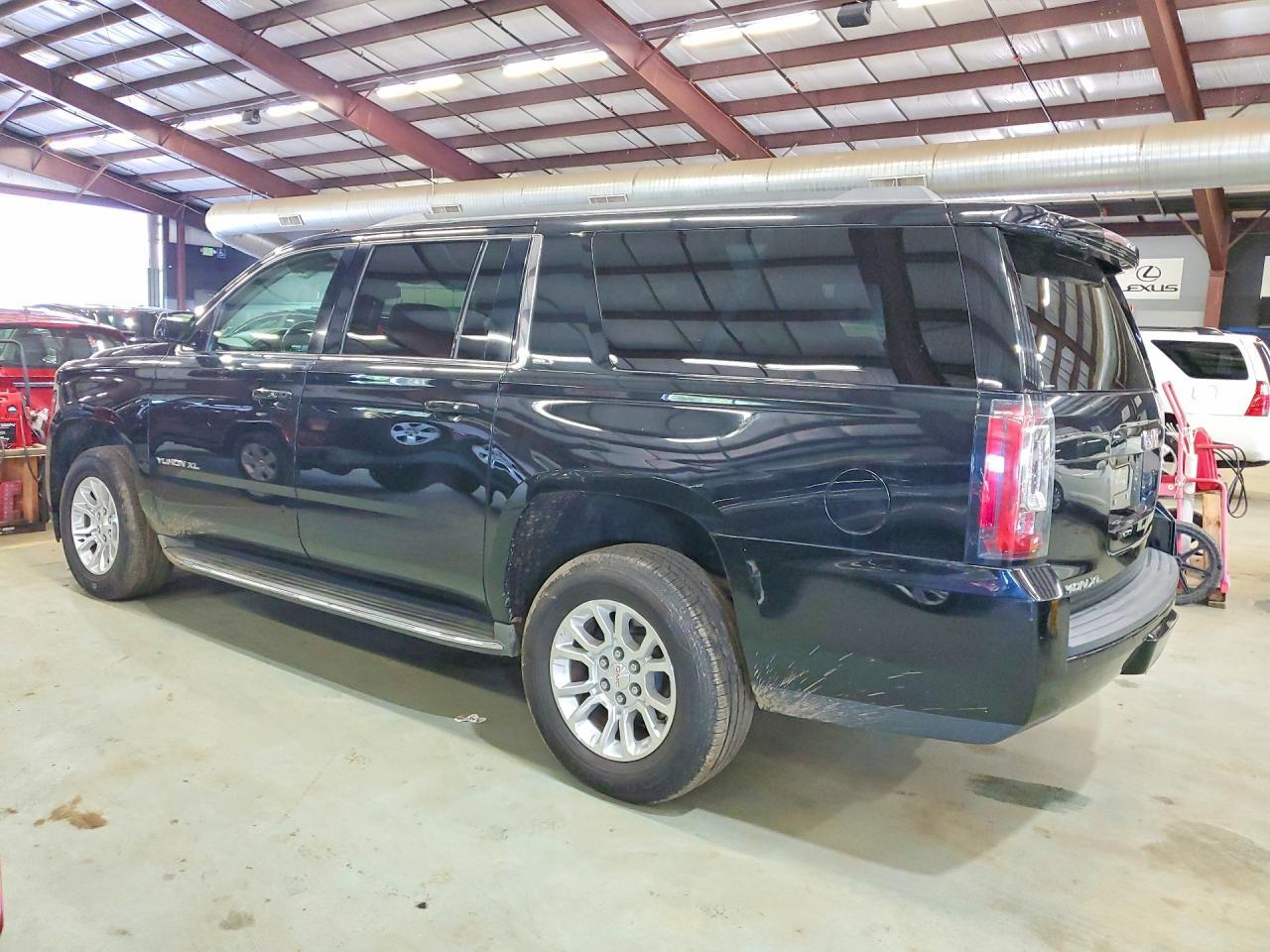 2016 GMC Yukon Xl K1500 Slt - zdjęcie 2