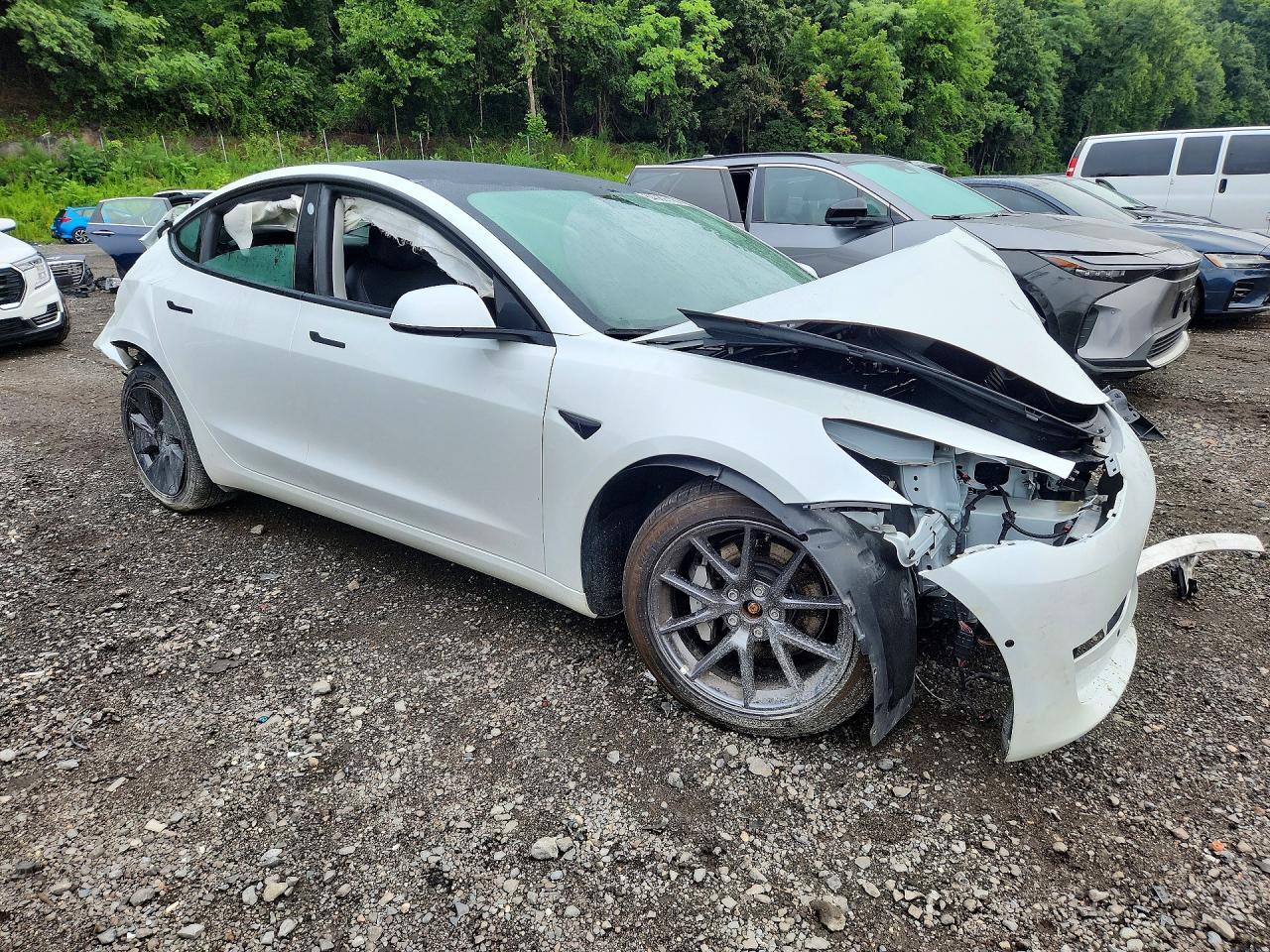 2022 Tesla Model 3 - zdjęcie 4