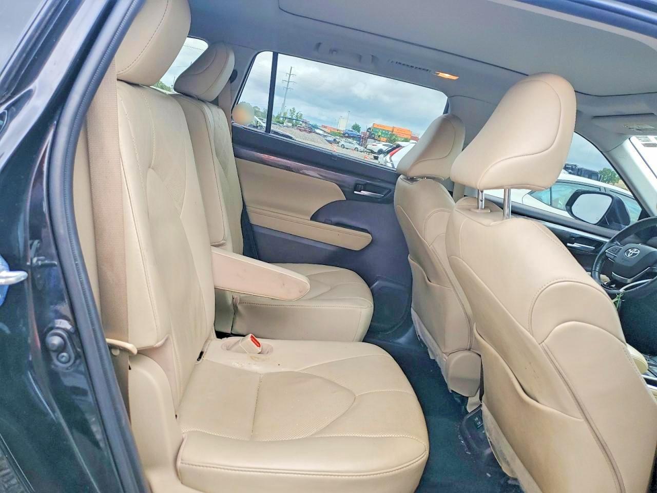 2020 Toyota Highlander Platinum - zdjęcie 11