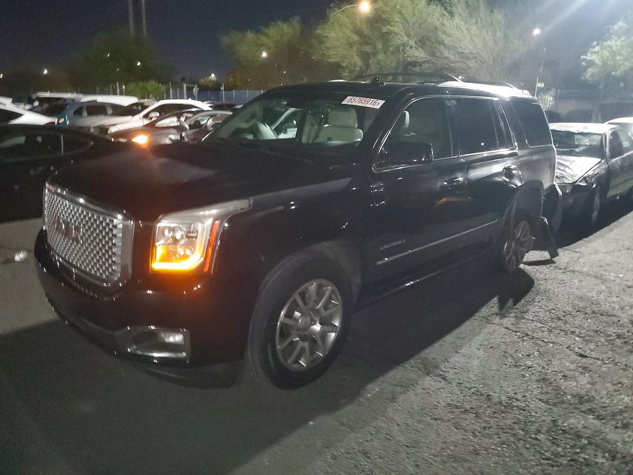 2015 GMC Yukon Denali - zdjęcie główne