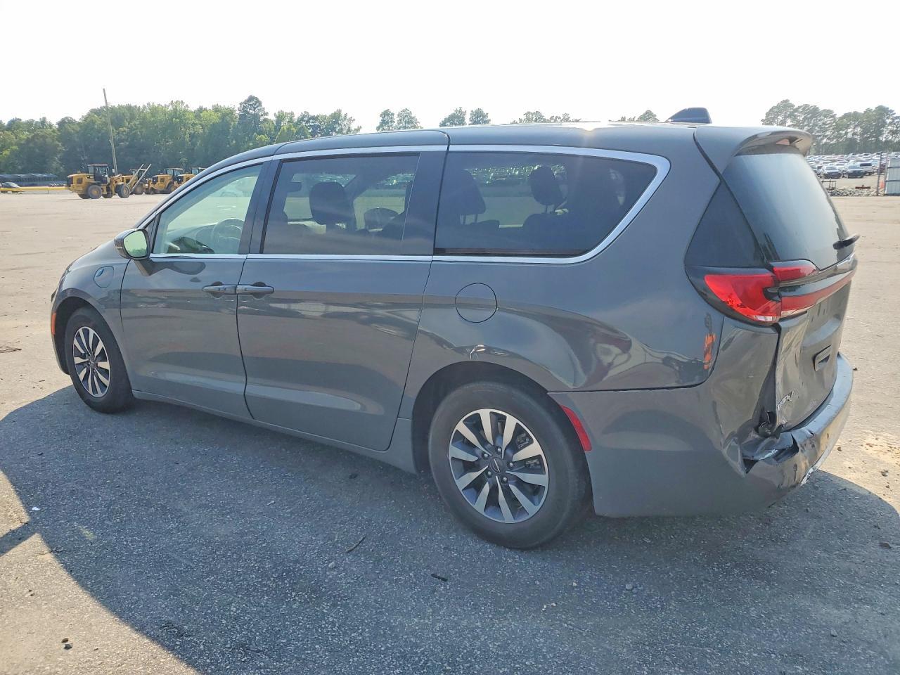 2022 Chrysler Pacifica Hybrid Touring L - zdjęcie 2