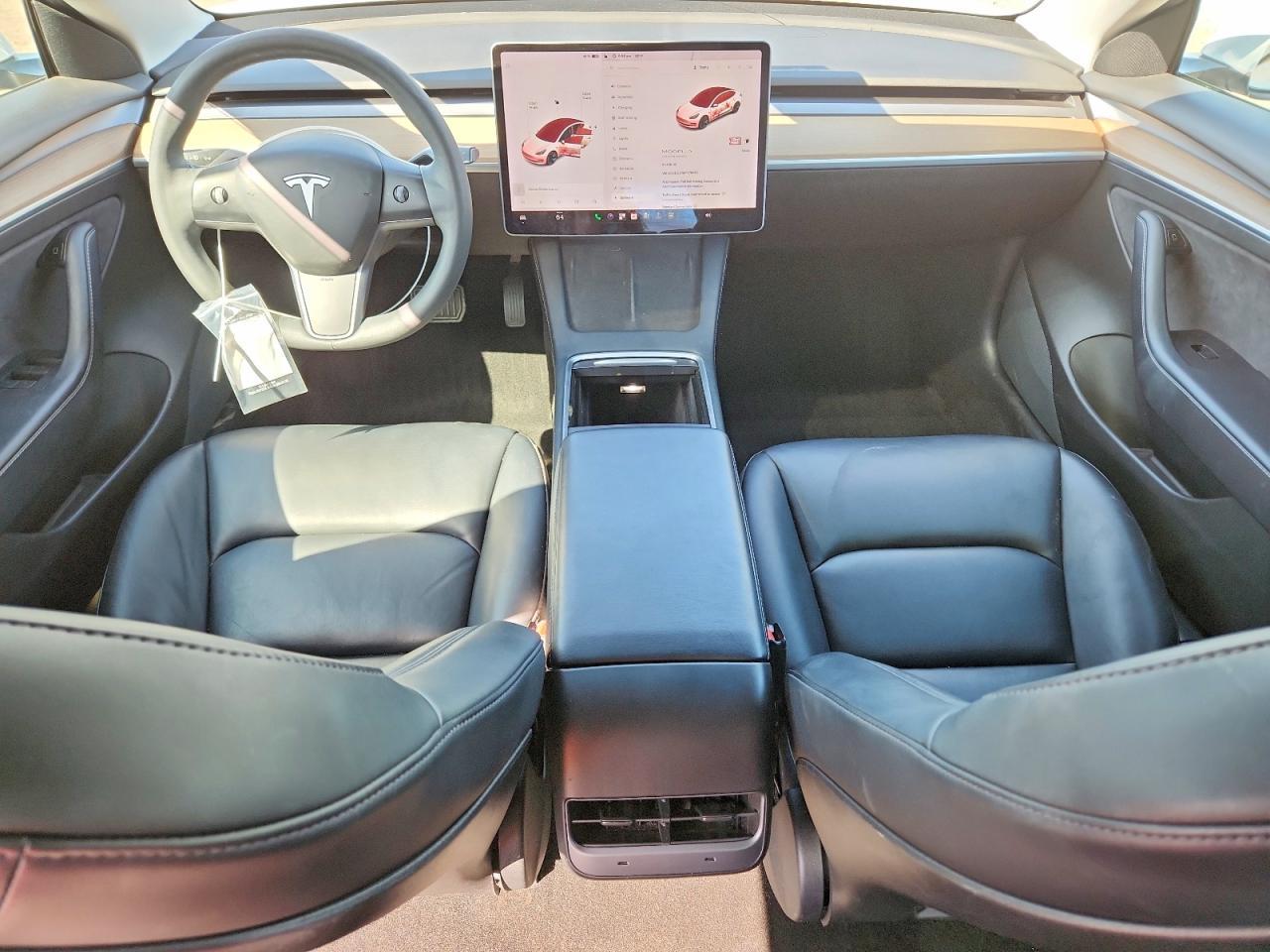 2021 Tesla Model 3 - zdjęcie 8