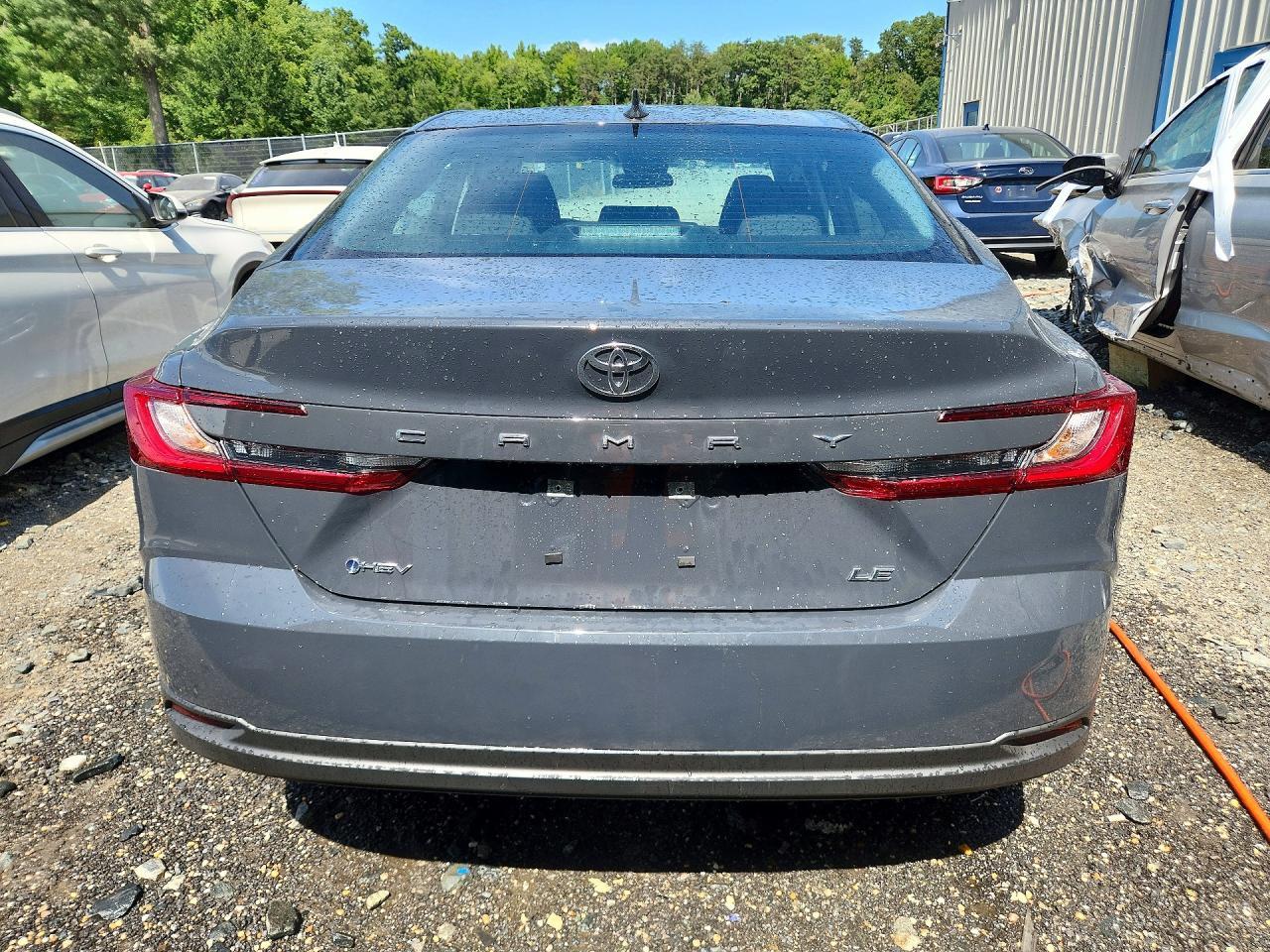 2026 Toyota Camry Le - zdjęcie 6