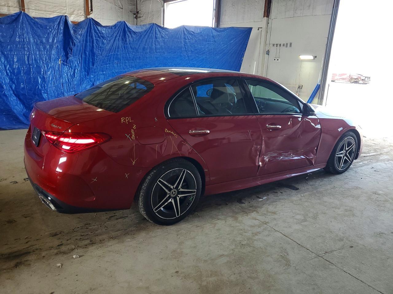 2025 Mercedes-Benz C 300 4Matic - zdjęcie 3