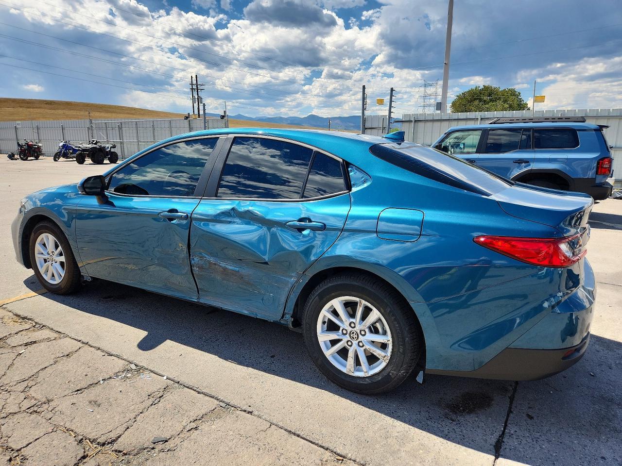 2025 Toyota Camry Le - zdjęcie 2
