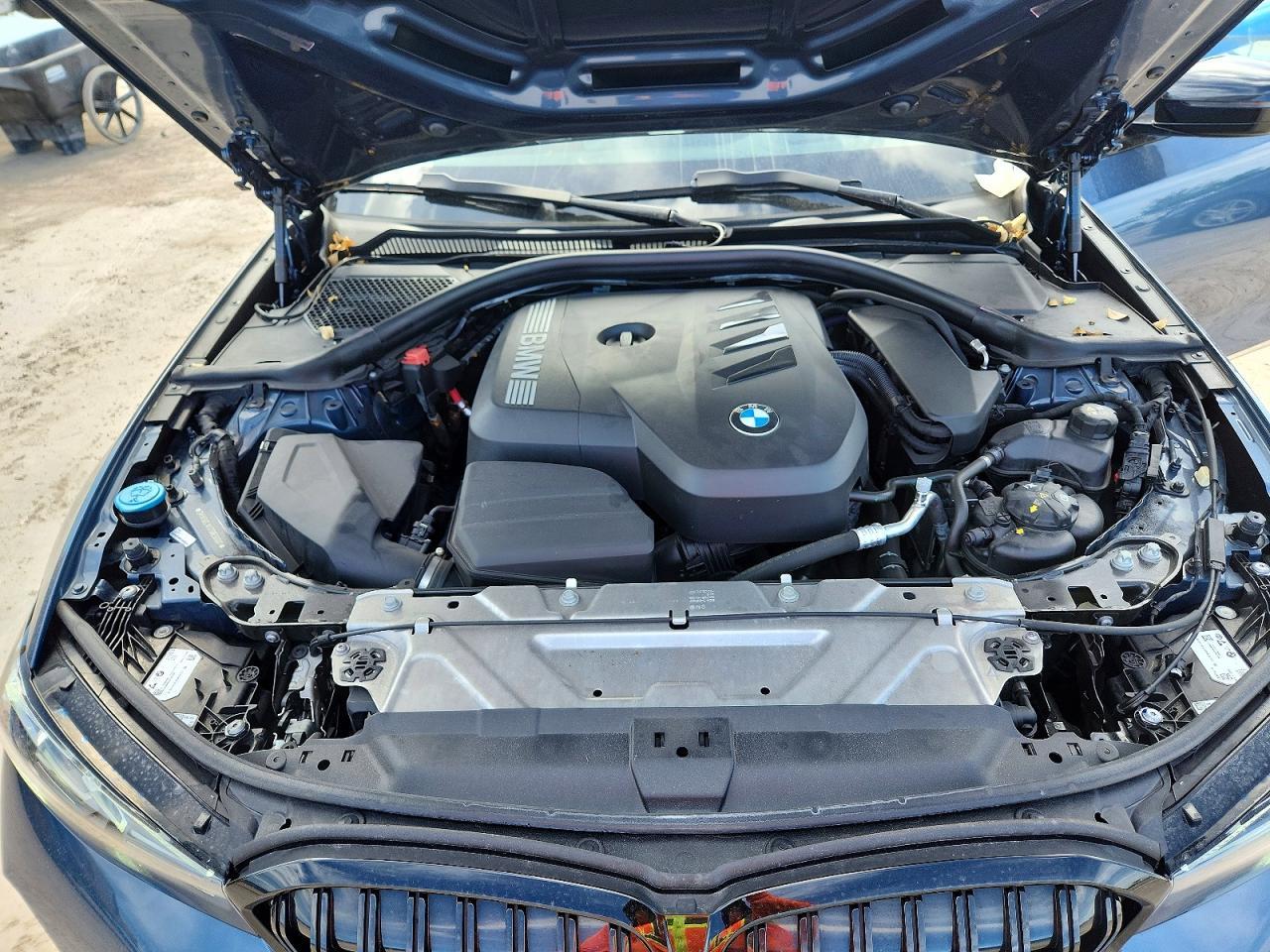 2025 BMW 330I - zdjęcie 11