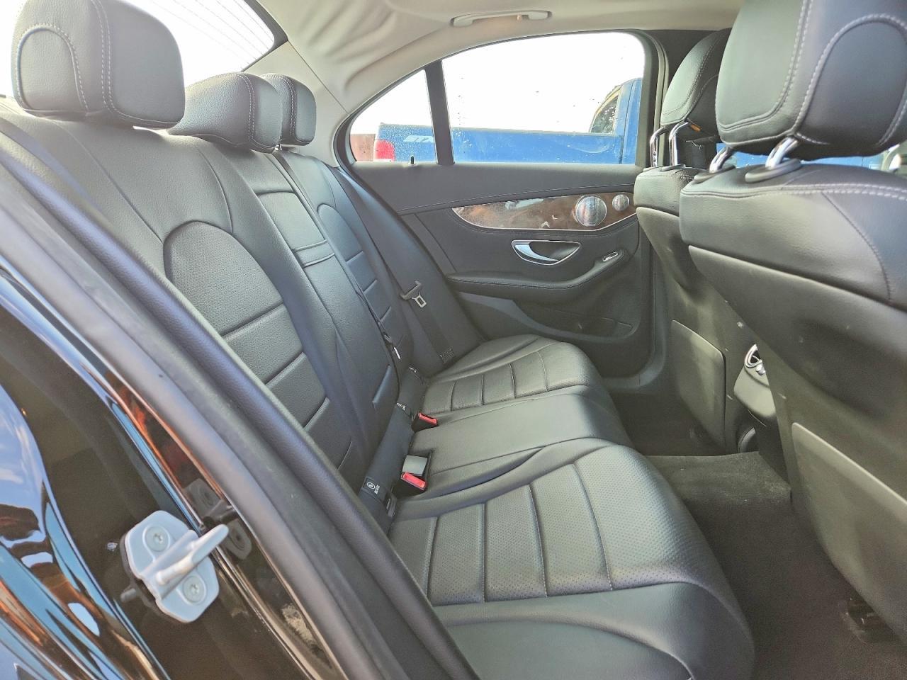 2015 Mercedes-Benz C 300 4Matic - zdjęcie 10