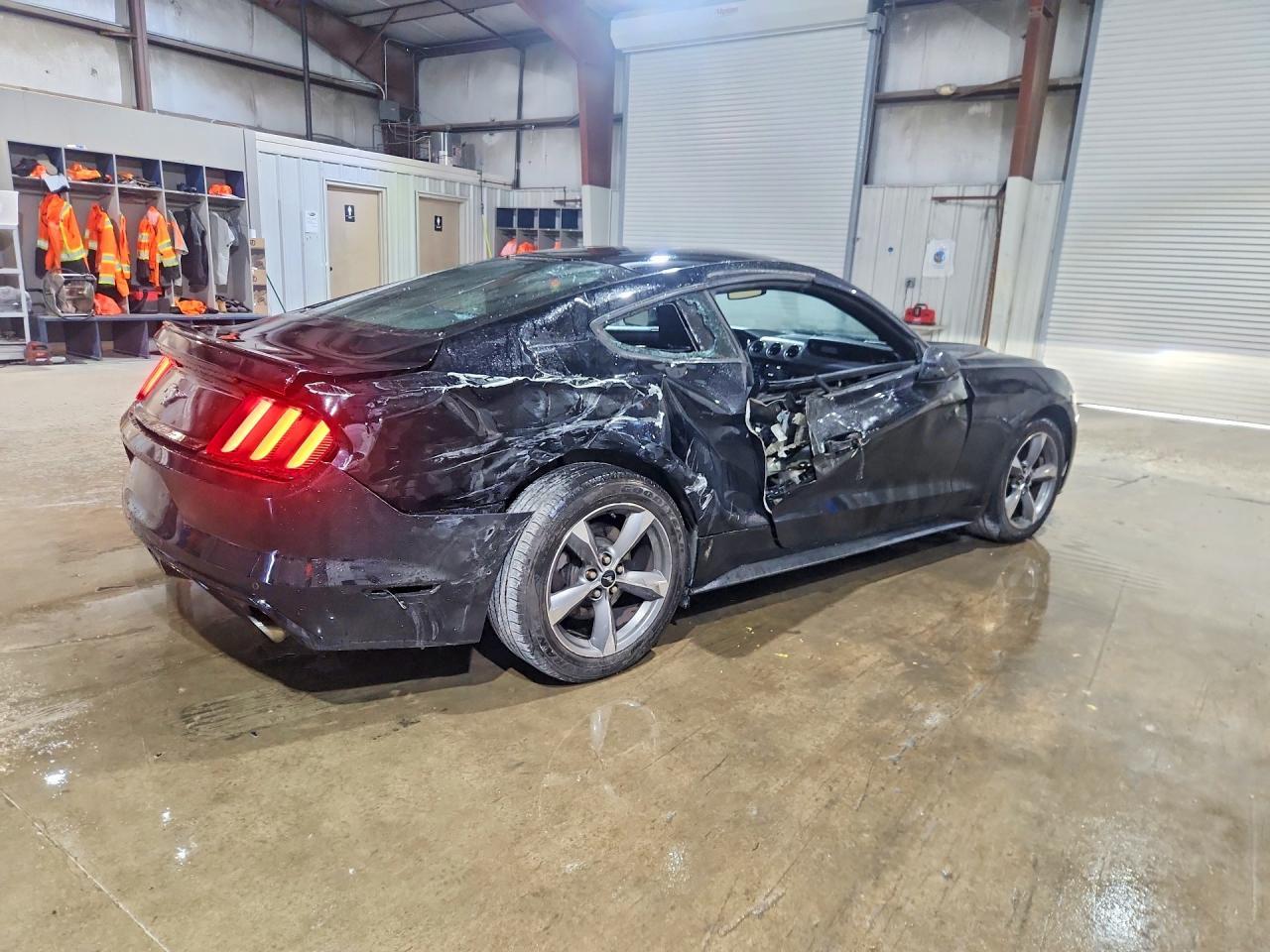 2016 Ford Mustang - zdjęcie 3