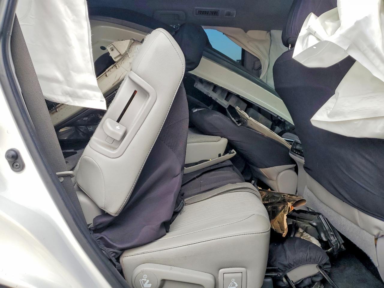 2019 Toyota Highlander Le Plus - zdjęcie 10