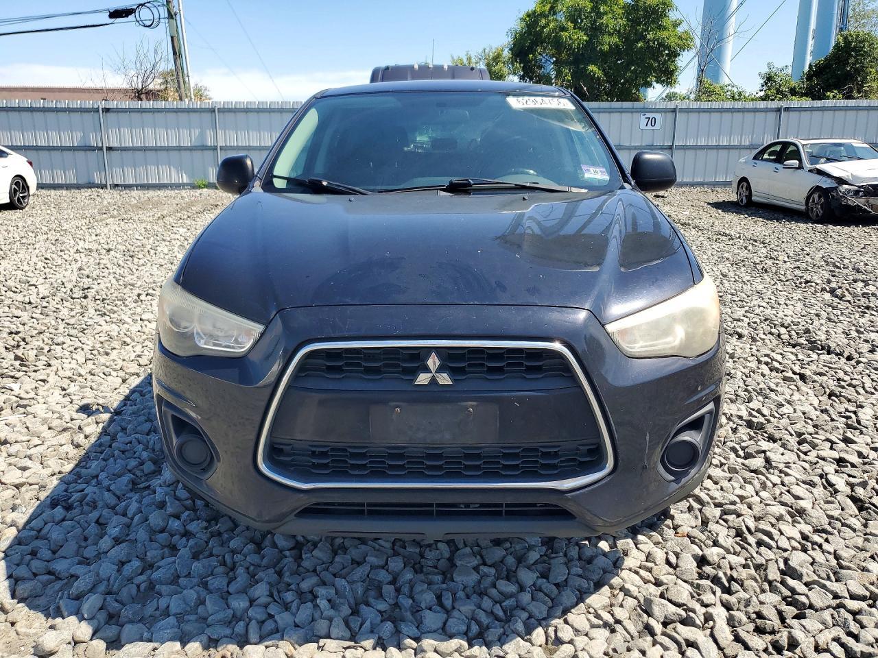 2013 Mitsubishi Outlander Sport Es - zdjęcie 5