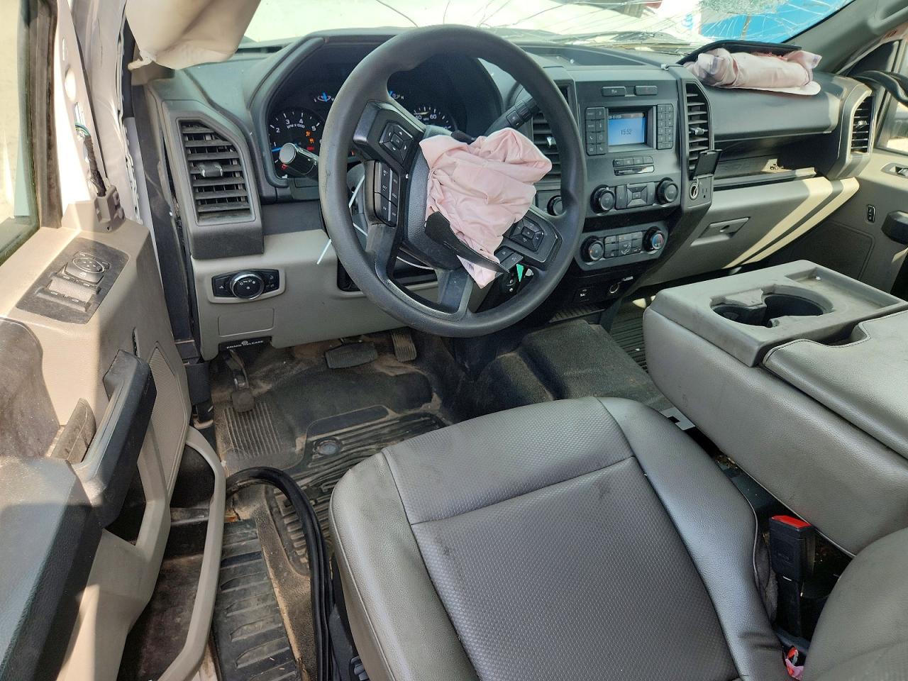 2022 Ford F250 Super Duty - zdjęcie 8